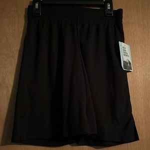 DSG girls basketball short. 8 inch seam.